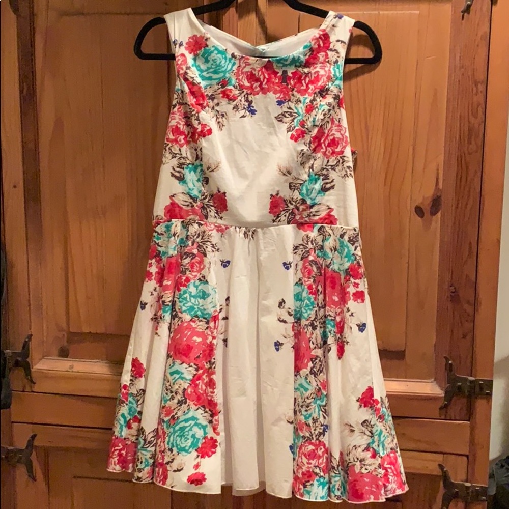 Sleeveless floral with attached slip